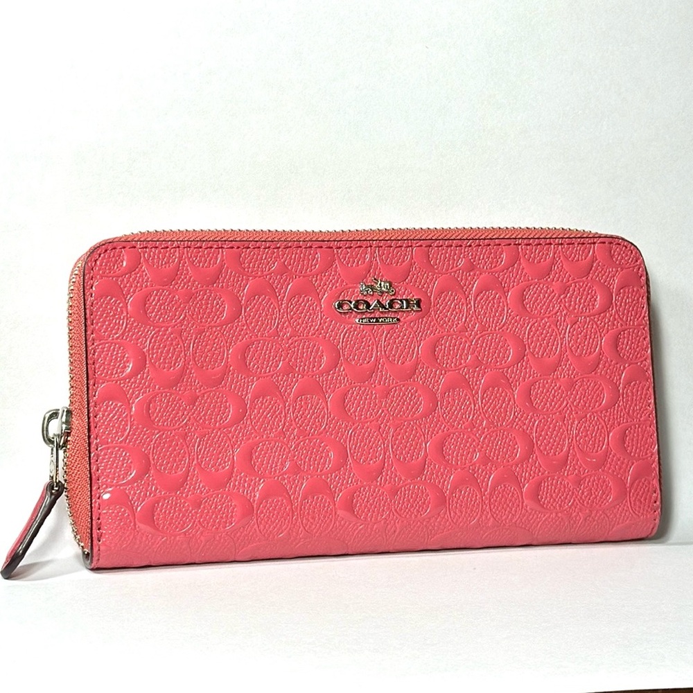*HTF COLOR* COACH Signature Debossed Patent Leather Accordion Zip Wallet